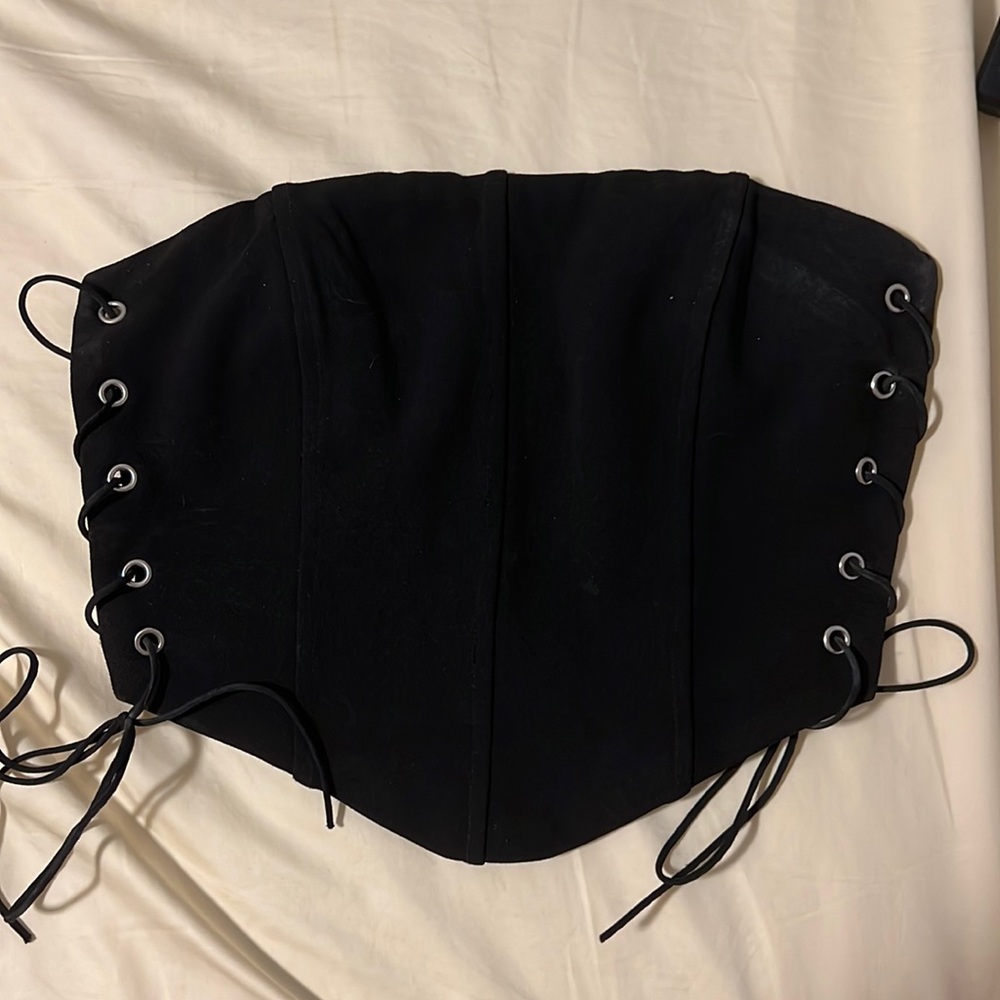 Tube top with metal side ties